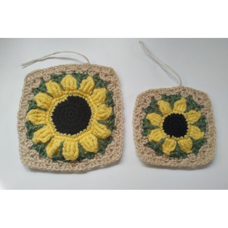 Sunflower-Granny-Square-Pattern-Graphics-12460387-3-580x387.jpg