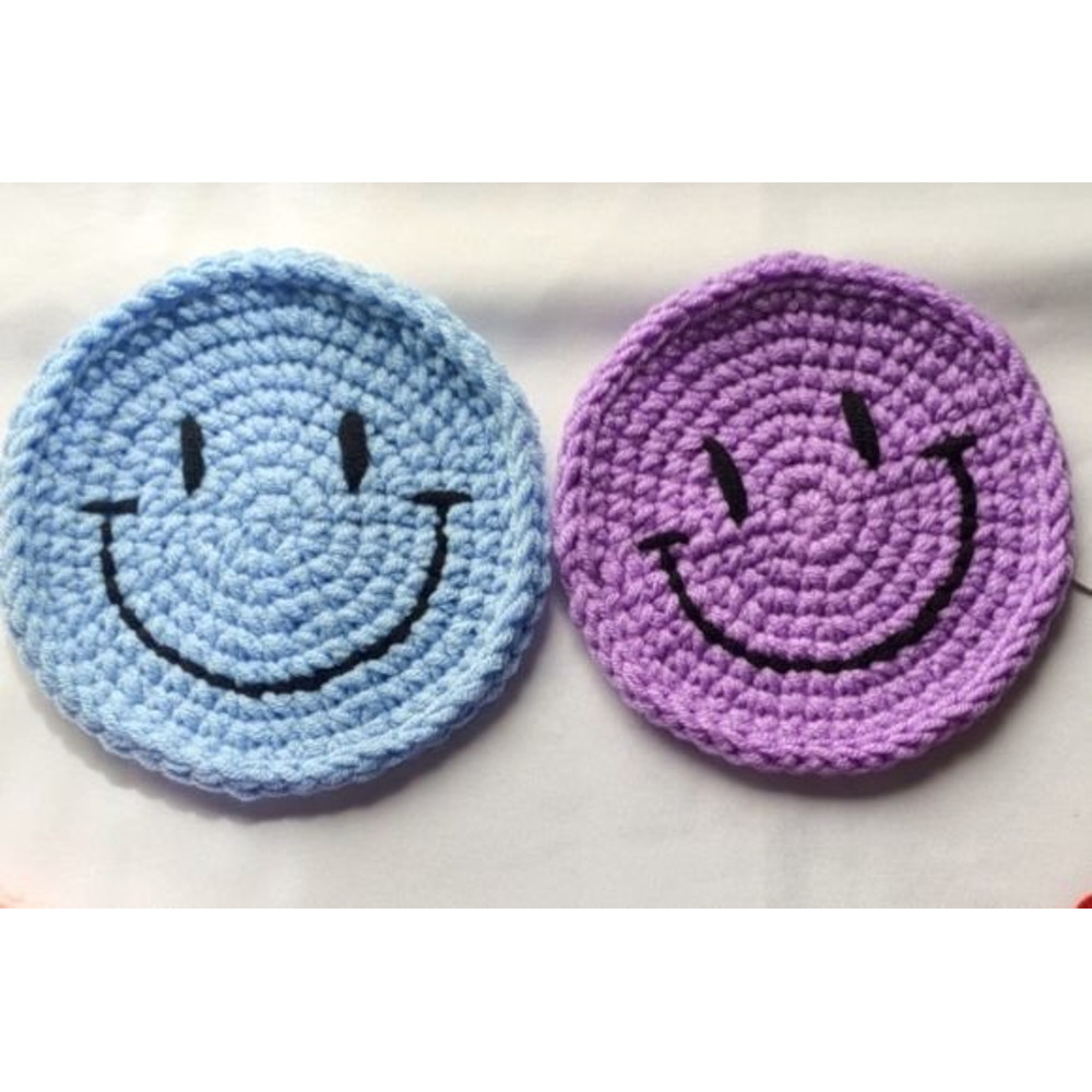 Smile-Coaster-Crochet-Pattern-Graphics-34941116-2-580x386.jpg