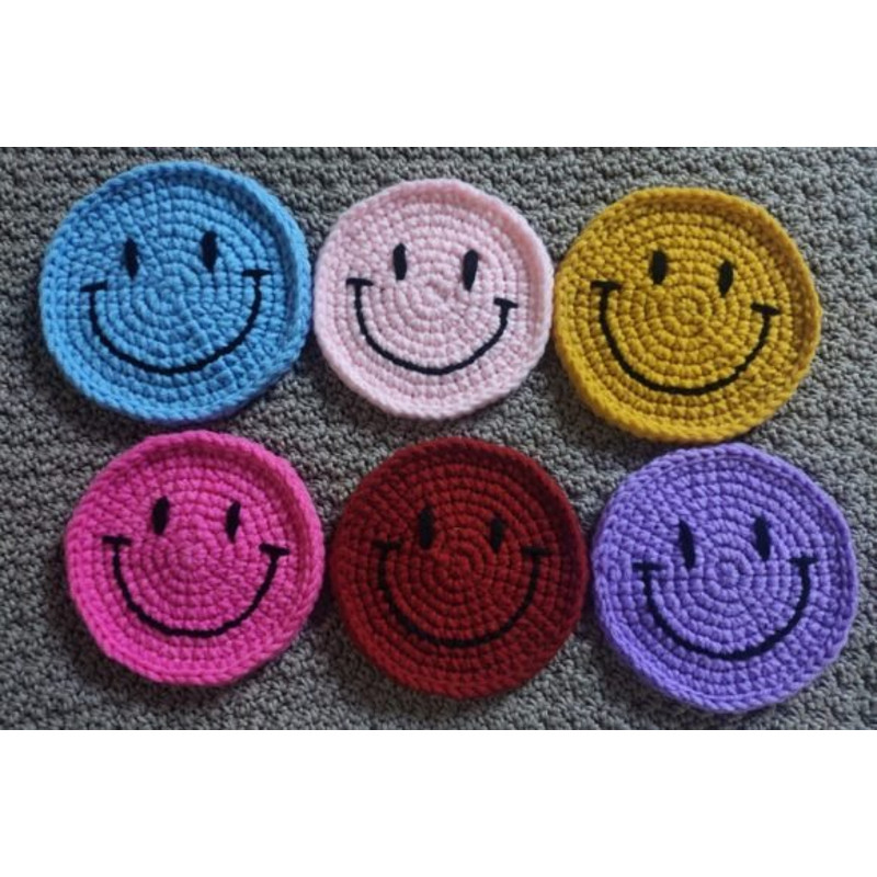 Smile-Coaster-Crochet-Pattern-Graphics-34941116-3-580x386.jpg