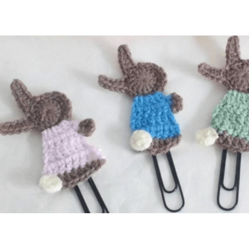Crochet-Bunny-Bookmark-Pattern-Graphics-82380704-3-580x414.png