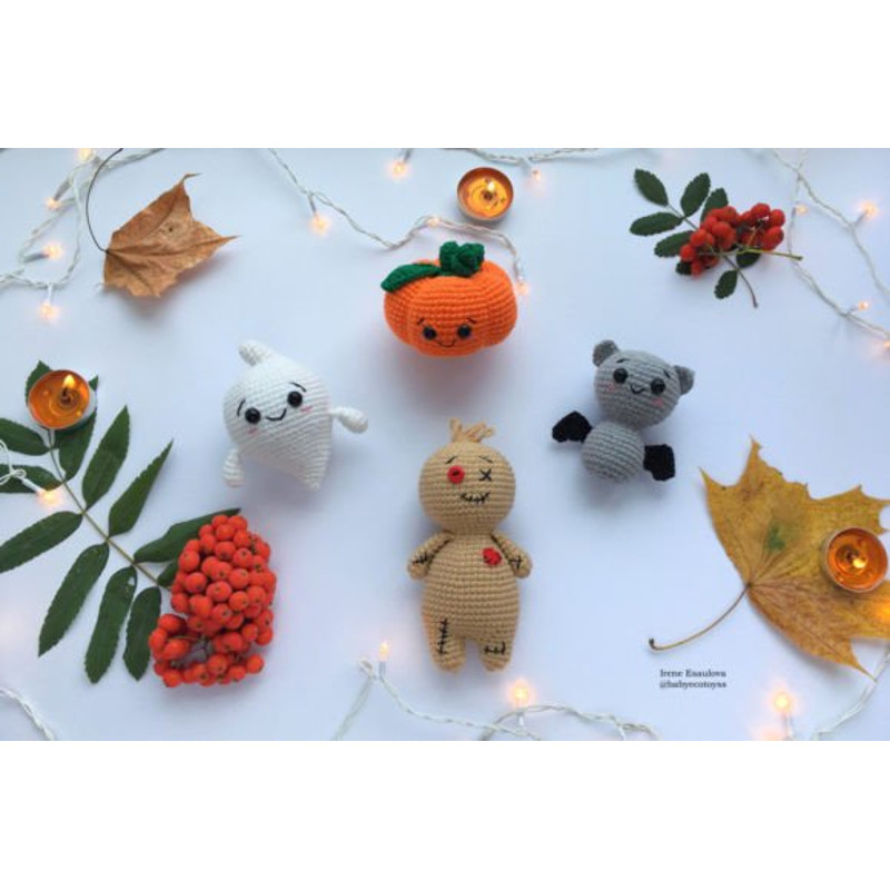 Crochet-Pattern-Set-of-Halloween-Toys-Graphics-38630226-3-580x387.jpg
