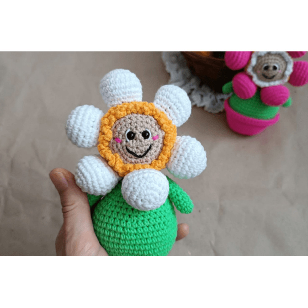 Crochet-Pattern-Flower-in-a-Pot-Graphics-90010663-5-580x386.png