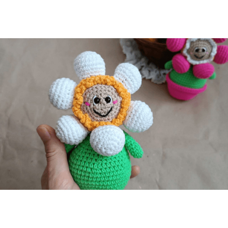 Crochet-Pattern-Flower-in-a-Pot-Graphics-90010663-5-580x386.png