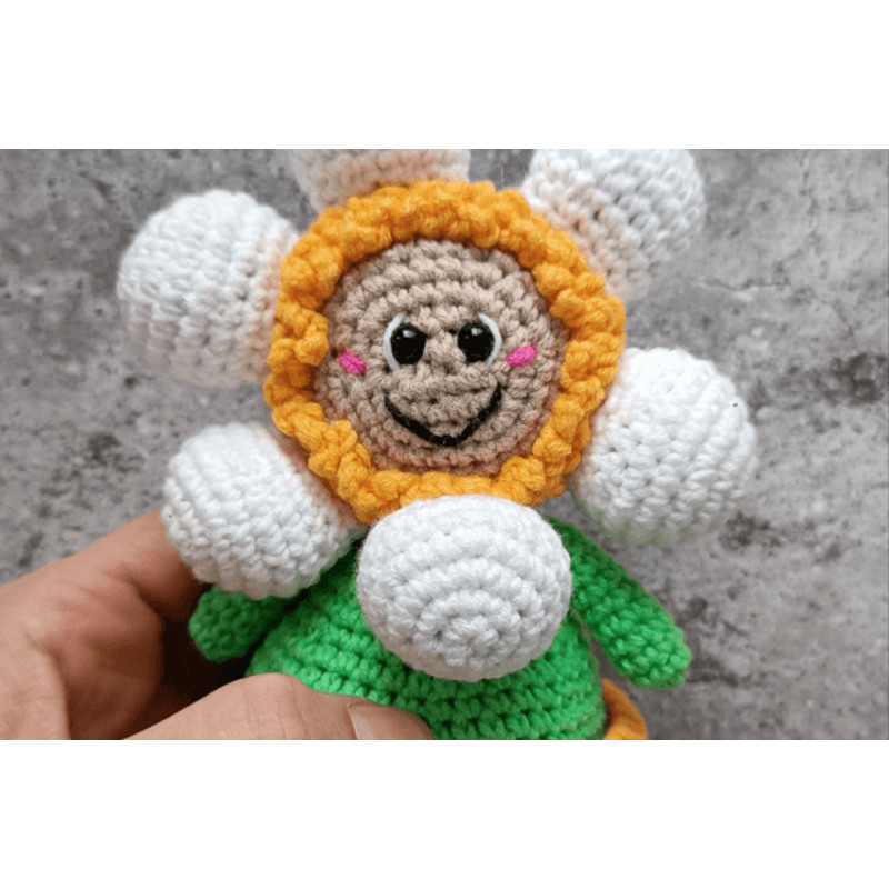 Crochet-Pattern-Flower-in-a-Pot-Graphics-90010663-6-580x386.png
