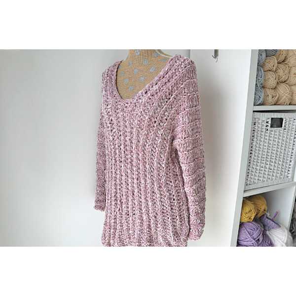 Velvet-Tunic-Crochet-Sweater-Pattern-Graphics-4066193-2-580x387.jpg
