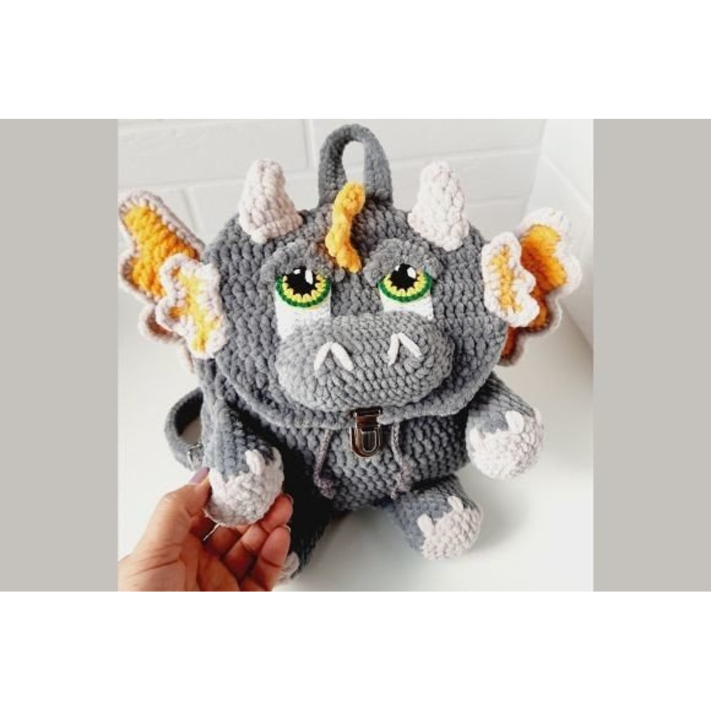 Crochet-pattern-dragon-baby-backpack-Graphics-67870578-3-580x386.jpeg