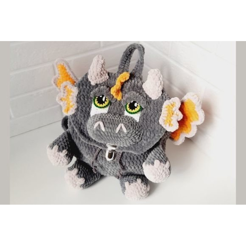 Crochet-pattern-dragon-baby-backpack-Graphics-67870578-2-580x386.jpeg