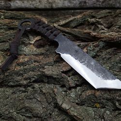 throwing knife. sharp throwing knife. throwing hunting knife. gift for men. high-quality throwing knife for men. throwin
