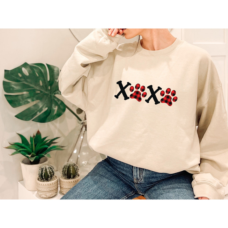 XOXO Valentine's Day Shirt, Xoxo Cute Shirt, Valentines Day Gift, Gift for Her, Dog Mom Gift, Dog Lover Shirt, Dog Mom T-Shirt.jpg