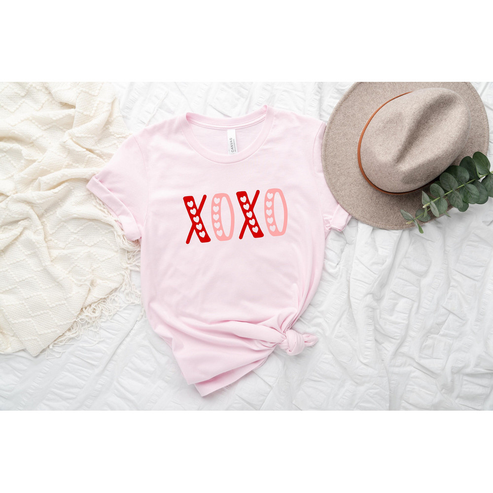 XOXO Shirt,Valentine's Day Sweatshirt, Love Shirt, Women's Sweatshirt ,Fun Valentine Sweatshirt ,Men's Shirt,Galentine's Day,Gift For Her.jpg
