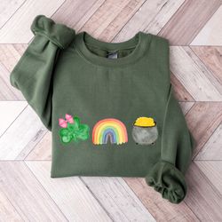 st patricks day shirt, cute women crewneck st pattys shirt, shamrock lucky rainbow tshirt, retro vintage irish sweatshir