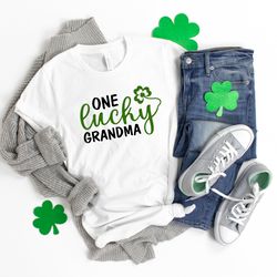 one lucky grandma shirt, grandma shirt, st patricks day, st patricks day, grandma to be, new grandma shirt, gift for gra