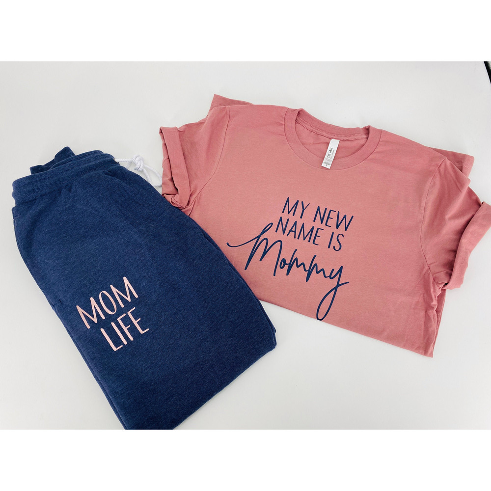 mom coming home outfit, baby shower gift for mom, new mom gift set, new mom shirt, new mom sweatpants, mothers day quarantine shirt.jpg
