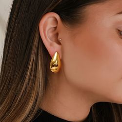 Creative Glossy Chunky Water Drop Shaped Stud Earrings Plated Jewelry Simple Luxury Style Suitable For Women Daily ring