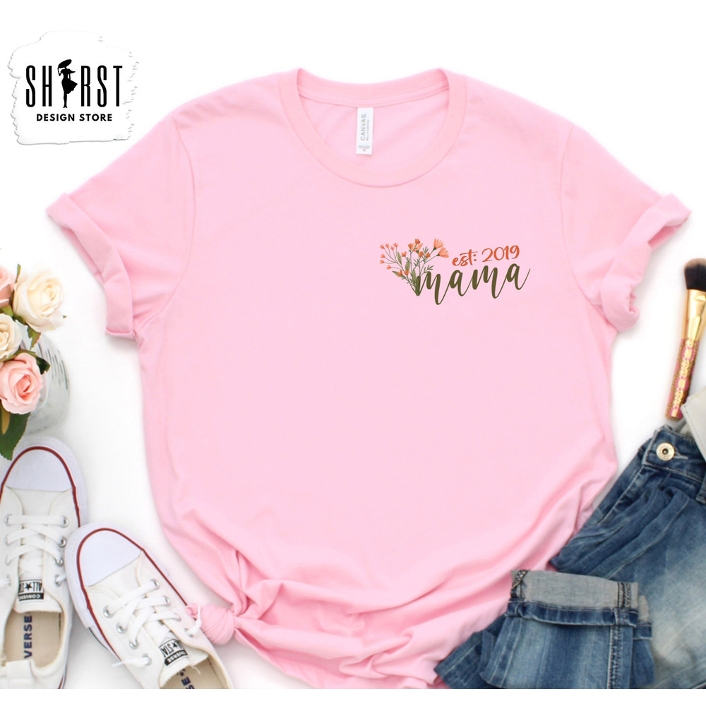 Custom Minimalist Mama Shirt, Est Date Custom, Mothers Day Shirt, Shirt for Mom, Birthday Gift for Mom, Shirt Gift for Her, Cute Mom Shirt.jpg