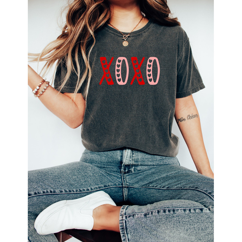 XOXO Shirt, Comfort Colors Valentine's Day Shirt, Vday shirt for Women, Valentines Shirt Gift for Her, Comfort Color Xoxo Shirt, Love Shirt.jpg