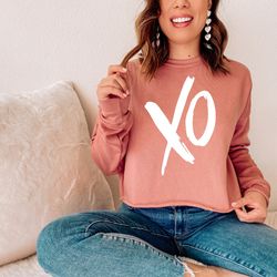 xoxo sweatshirt, valentines day crop top, hugs and kisses, womens valentines day shirt, valentine shirt, valentines t-sh