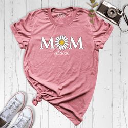 mom est shirt, daisy mom shirt, floral mom shirt, custom mom est shirt, mom daisy shirt, mothers day shirt, daisy family