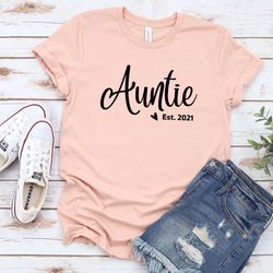 auntie shirt, pregnancy reveal auntie shirt, auntie to be, gift for sister, new auntie gift, gift for auntie, aunt est s