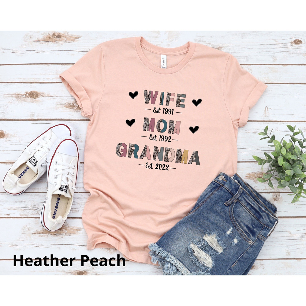 Custom Wife Mom Est Grandma Est Shirt, Mothers Day Shirt, Mom Grandma, Leopard Grandma Shirt, Pregnancy Announcement Gift, Gift For Grandma.jpg