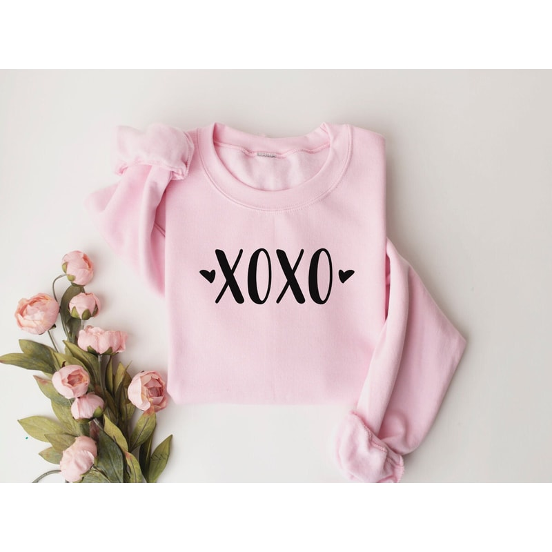 XOXO Sweatshirt, Valentines Day Shirt, Vintage Sweatshirt, Love Sweater, Couple Shirt, Gift For Girlfriend.jpg