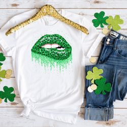 leopard lip t-shirt, green lip shirt, saint patricks day shirt, leopard st patricks day lucky shirt, shamrock clover tee