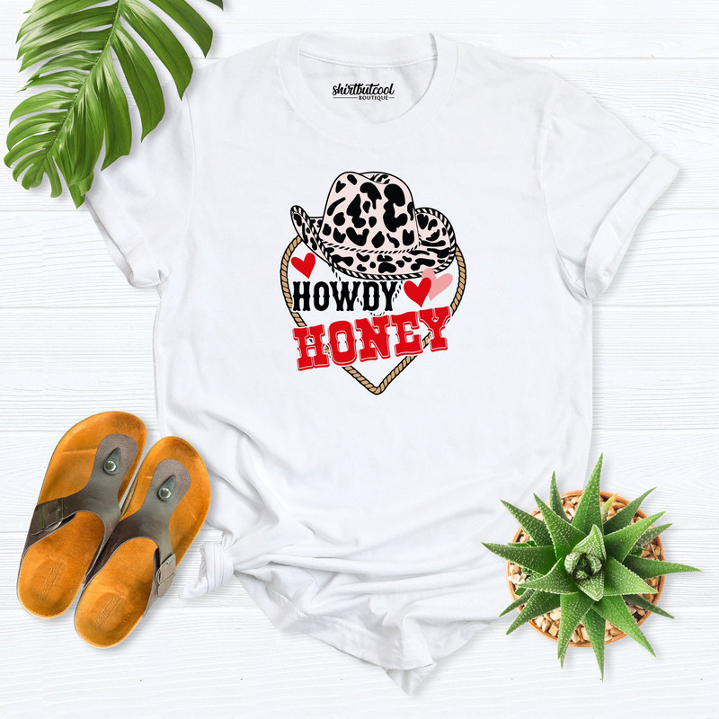 Howdy Honey Shirt, Valentine's Day shirt, Cowboy valentine shirt, Western Valentines Day shirt, Howdy Shirt Women, Western Valentine's Shirt.jpg