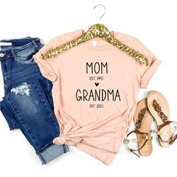 new grandma shirt, mothers day gift, first time grandma, grandma birthday gift, grandma life t-shirt, best grandma tee,