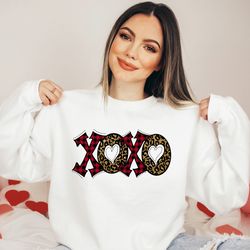 xoxo shirt,valentines day sweatshirt, love shirt, fun valentine sweatshirt ,mens shirt, galentines day,gift for friends,