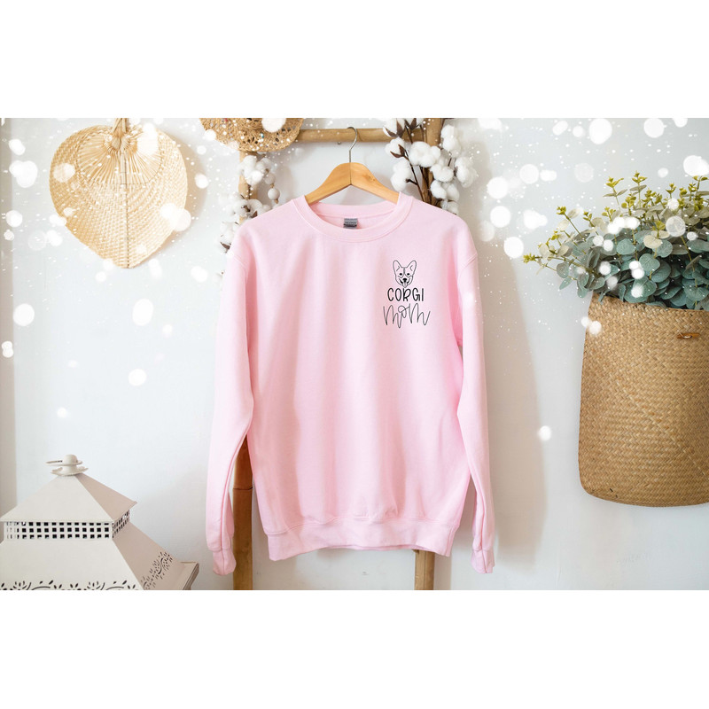 Corgi Mom Sweatshirt, Dog Mom, Corgi Lover, Pocket Size, Corgi Gifts, Gift for Mom, Corgi Lover Gift, Fur Mama, Gift Dog Mom, Dog Mama Sweat.jpg