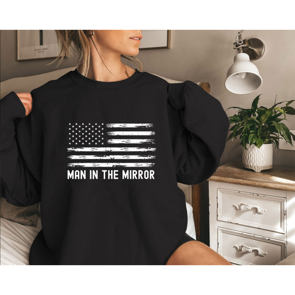 Man In The Mirror Christian Pulisic US Soccer Sweatshirt.jpg