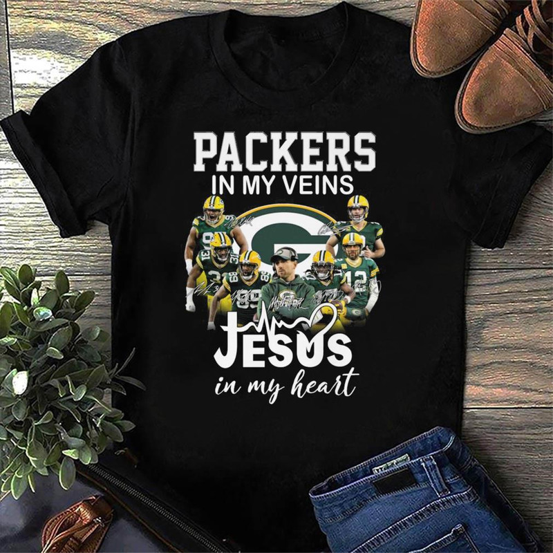 The Packers 2021 In My Veins Jesus Heart Signatures T Shirt.jpg
