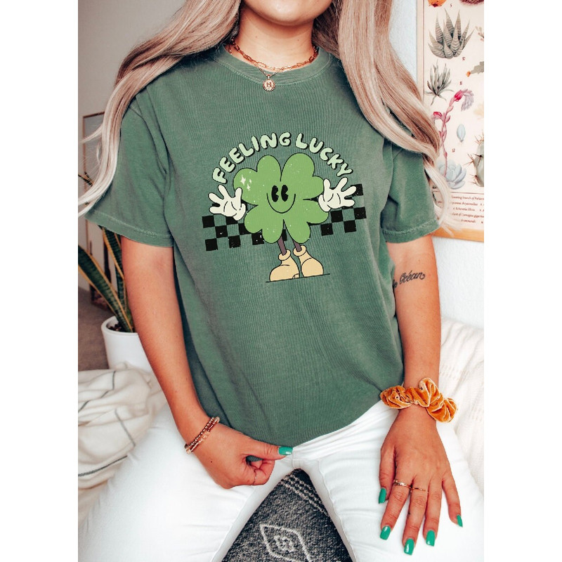 St. Patricks Day Shirt Funny St. Patrick's Day Retro St. Patrick's Day Feeling Lucky Shamrock Shirt St Patrick Parade Outfit.jpg