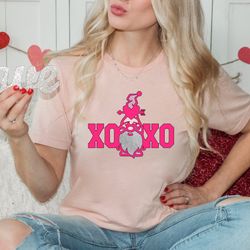 xoxo valentine gnome tshirt, cute gnomies tshirt, valentines t-shirt, cute valentine tee, love gnome shirt, heart valent