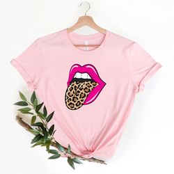 vintage red lips shirt, red lips leopard tongue t-shirt, stones inspired retro shirt, cheetah animal print shirt, distre