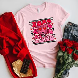 xoxo shirt, xoxo lion valentines day sweatshirt for woman, valentines day gift,heart shirt, cute valentine shirt, valent