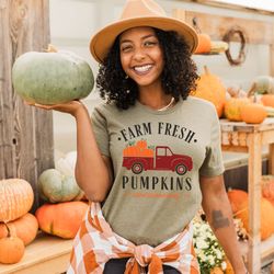 farm fresh pumpkins fall women shirt, thanksgiving shirt, fall pumpkin, fall tee, pumpkin patch, autumn tee, halloween s