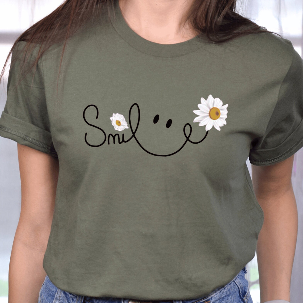 Daisy Smile Face Shirt,Daisy Flower Smile Tshirt, Summer Women Gift Tee,Daisy Women's T shirt, Floral Gift For Women,Mom Trendy Flower Shirt.jpg