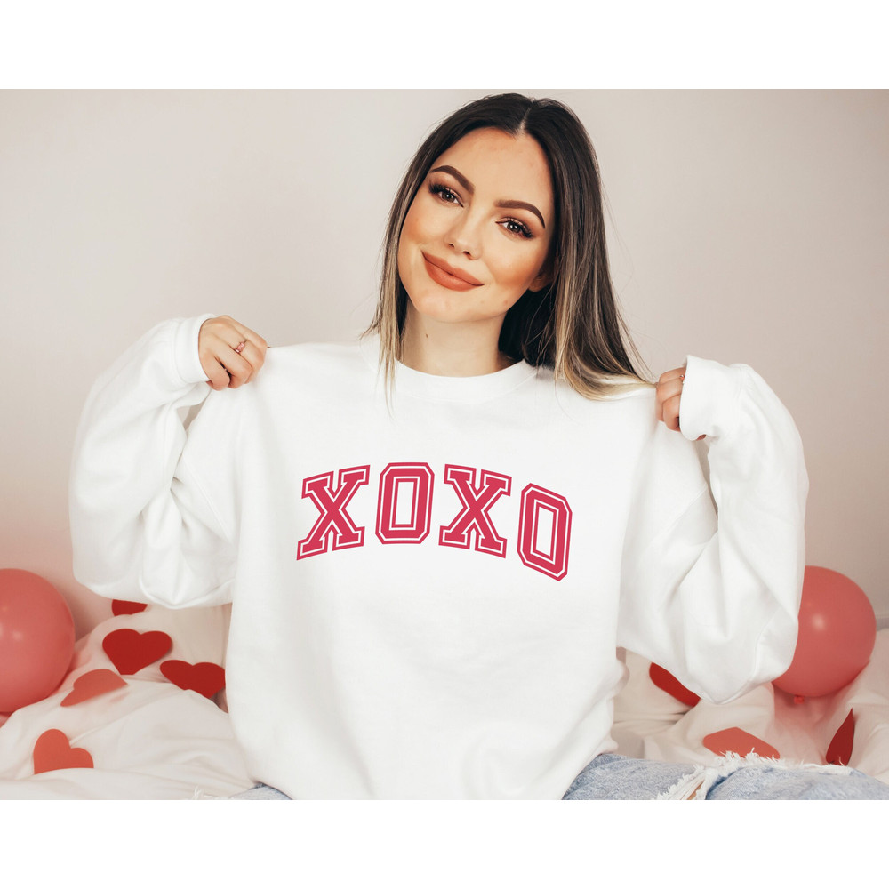 XOXO Varsity Sweatshirt, Womens Valentine's Day Sweatshirt, Valentine Crewneck, Valentine Shirt, Xoxo Shirt, Xoxo Sweater, love sweatshirt.jpg