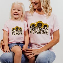 mama mini flowers shirt, mama mini shirt, new mom shirt, mom to be shirt, mama shirt, mini shirt, mom shirt, happy mothe