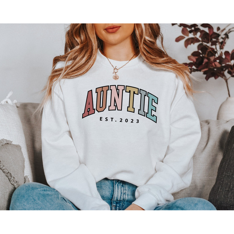 Custom Retro Auntie Est Sweatshirt, Gift For Sister, New Aunt To Be Sweatshirt, Pregnancy Announcement, Best Favorite Aunt.jpg