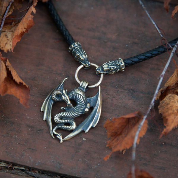 Dragon-leather-necklace
