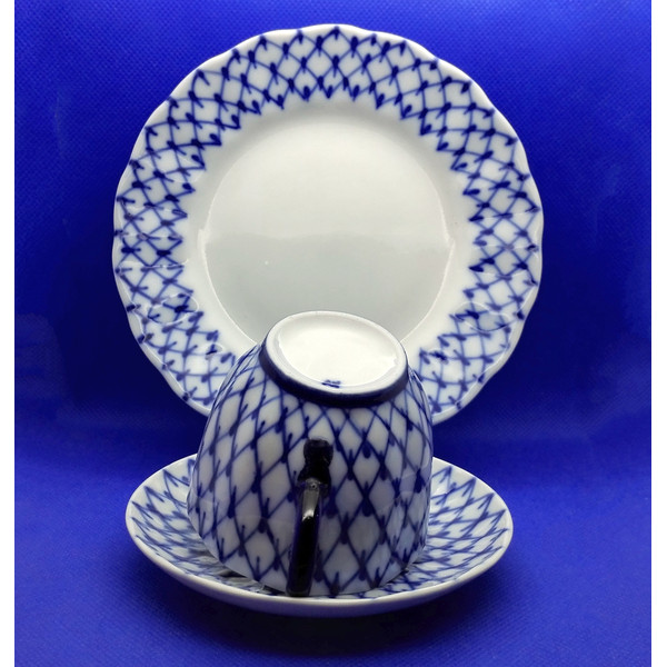 lomonosov-blue-gold-tea-cup.jpg
