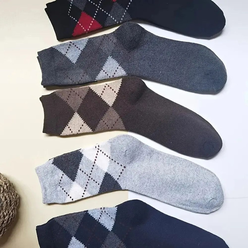 Mens Splicing Diamond Patterns Wool Socks Warm Winter Mid Length Socks Thickening Soft ColdResistan 2