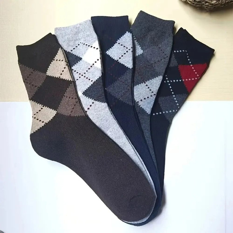 Mens Splicing Diamond Patterns Wool Socks Warm Winter Mid Length Socks Thickening Soft ColdResistan 4