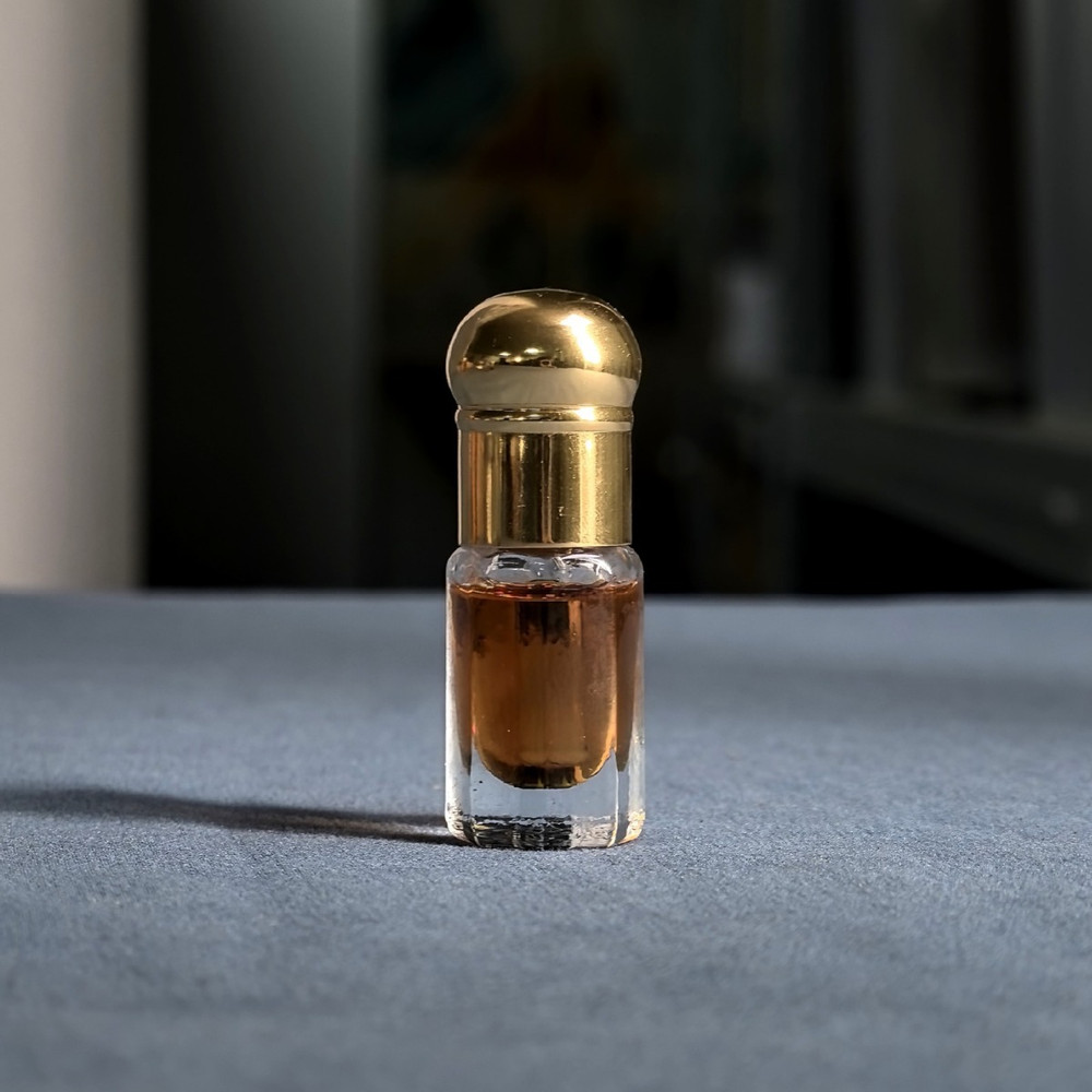 Natural Pure Agarwood Essential Oil, A-Class Supercritical Extraction Incense Oil for Yoga, Office & Electronic Aromath