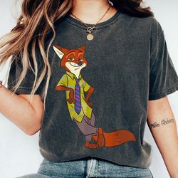 cool fox nick wilde leaning shirt, zootopia t-shirt, nick wilde shirt, animal kingdom, family matching tee gift ideas fo