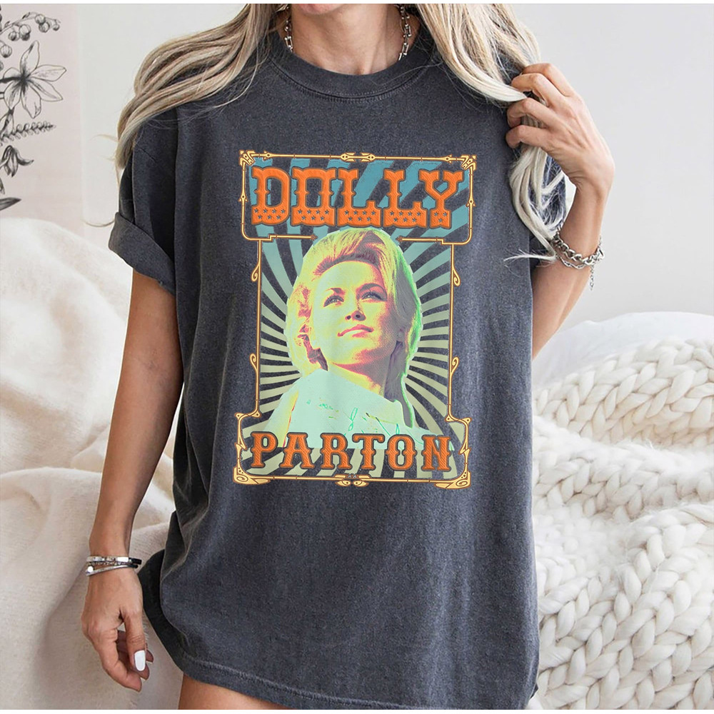 Retro Vintage Dolly Parton Country Music Sweatshirt, Dolly Parton Graphic T-Shirt, Dolly Parton Comfort Colors Shirt, Western Women Shirt..jpg