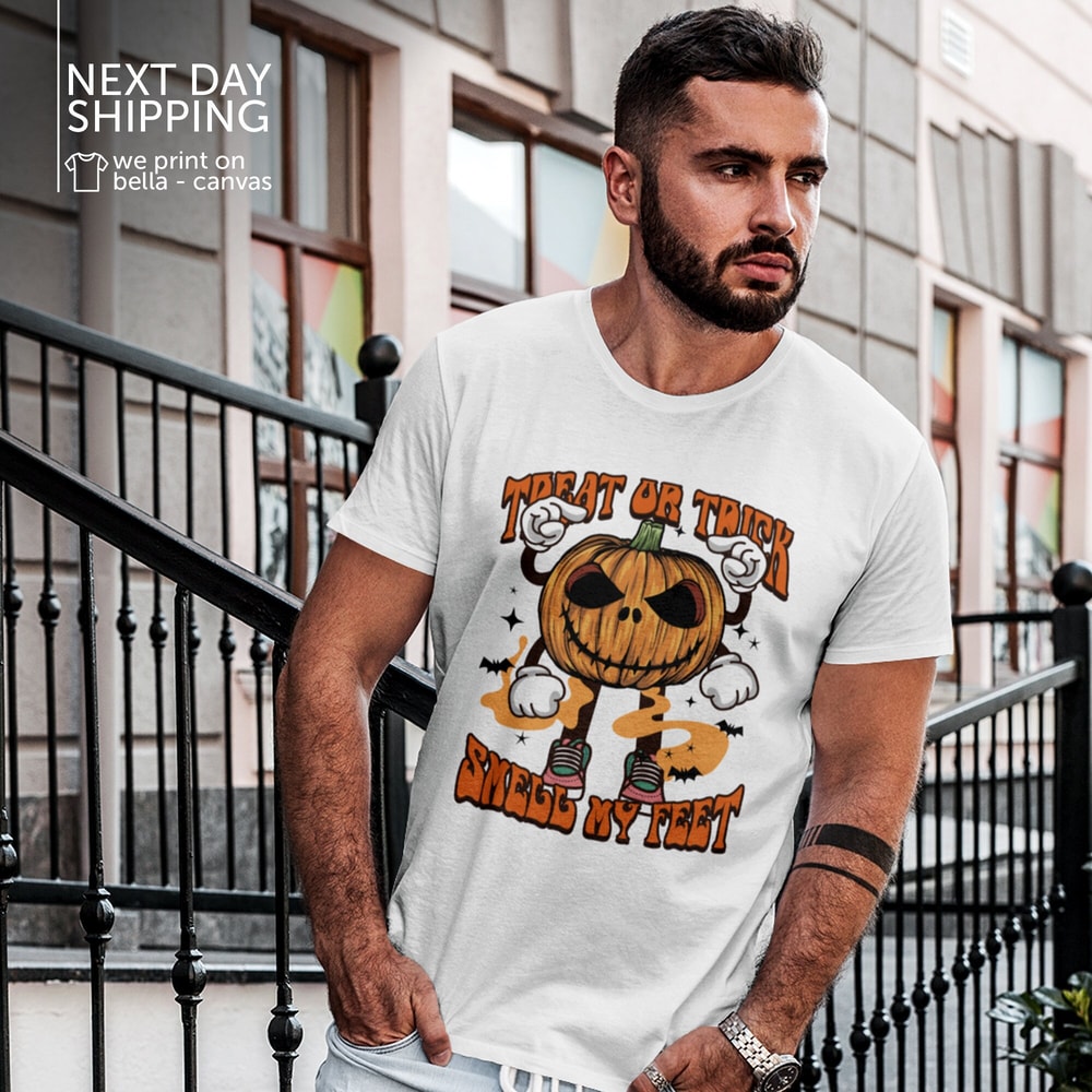 Treat Or Triek Smell My Feet Halloween Shirt Halloween Sweatshirt Halloween Pumpkin Hodie Halloween Clothes MRV2133.jpg