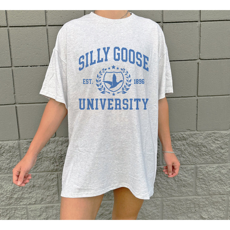 Silly Goose University Crewneck shirt, Unisex Silly Goose University t shirt, Oversized shirt, Funny Gift, Unisex sized.jpg